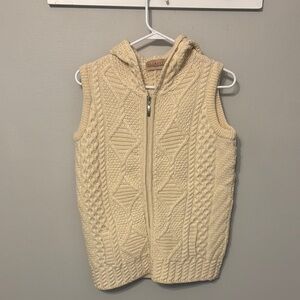 Cable Knit Hooded Vest in Cream